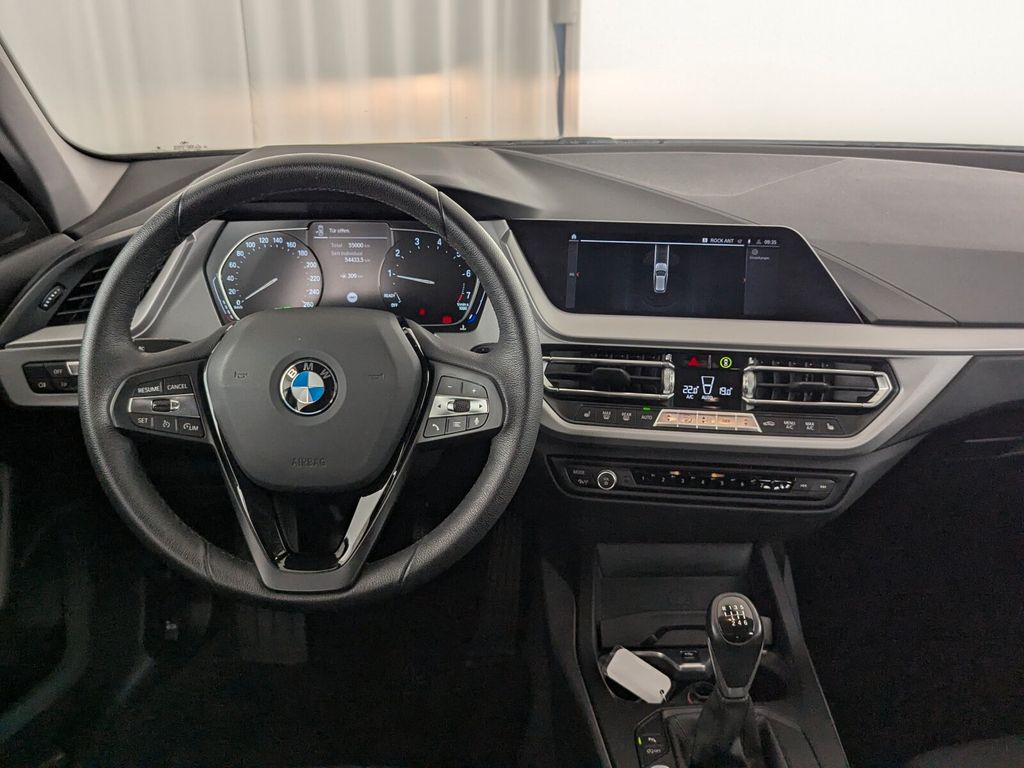 BMW 118 2021