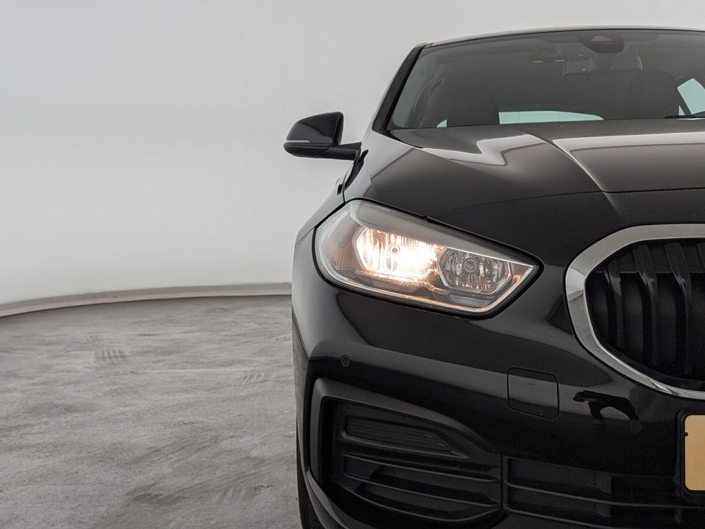 BMW 118 2021