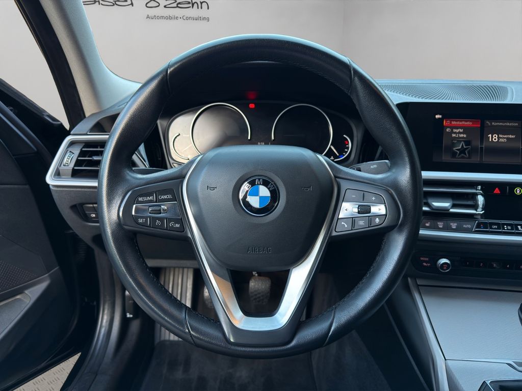BMW 318 2019