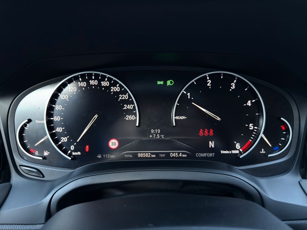 BMW 318 2019
