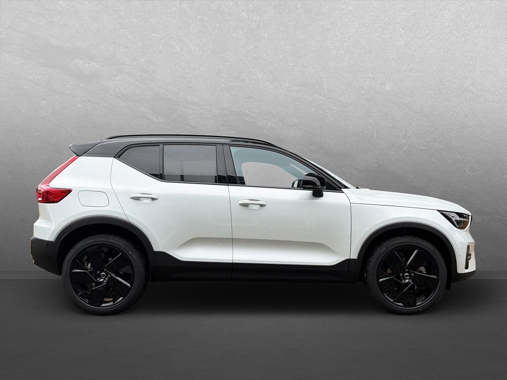 Volvo XC40 2025