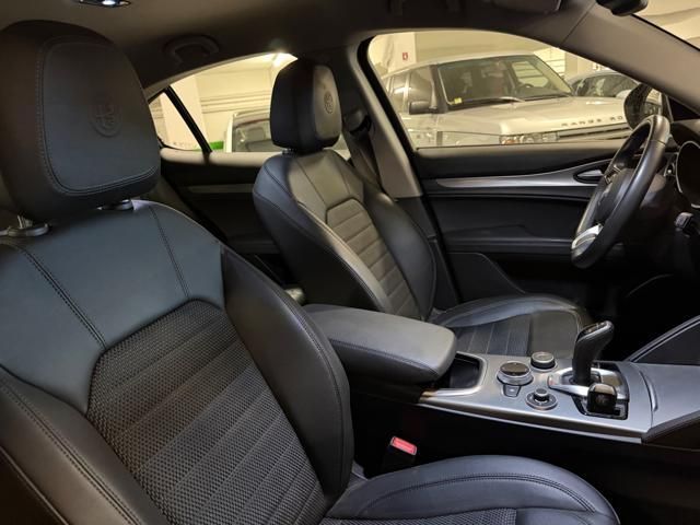 Alfa Romeo Stelvio 2021