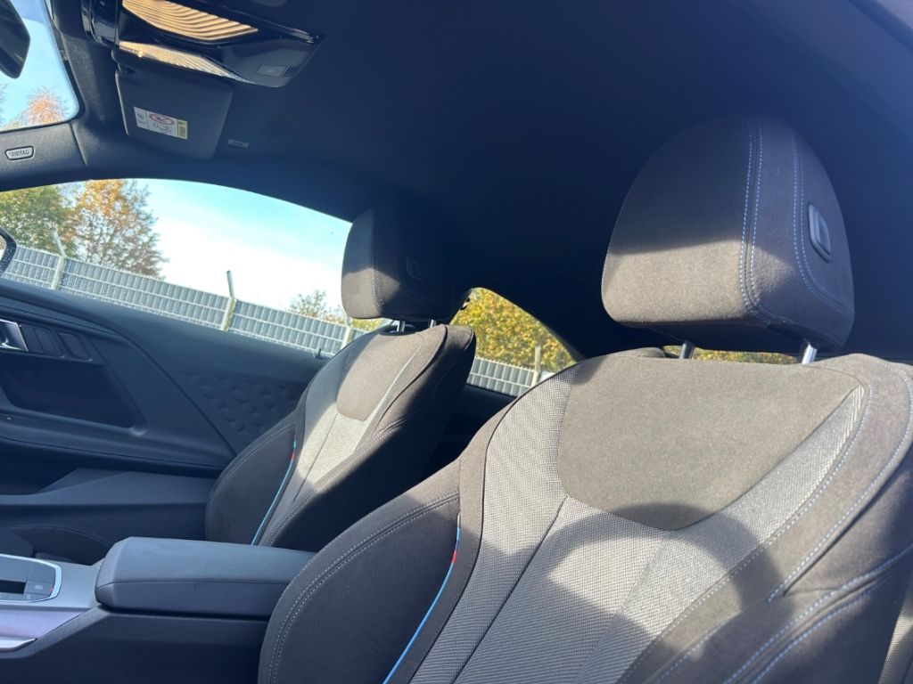 BMW 220 2025