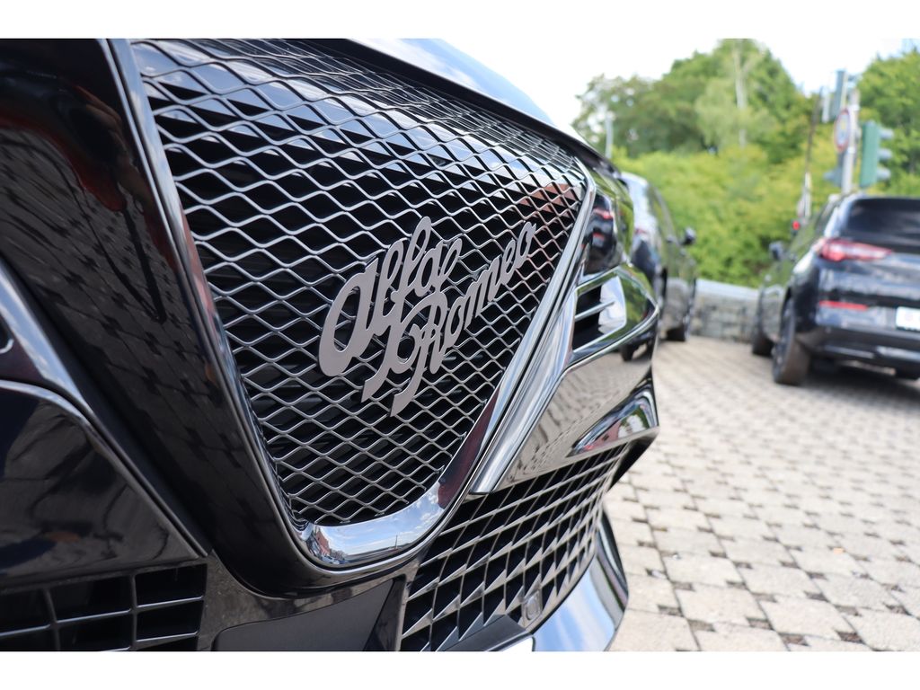 Alfa Romeo Junior 2025