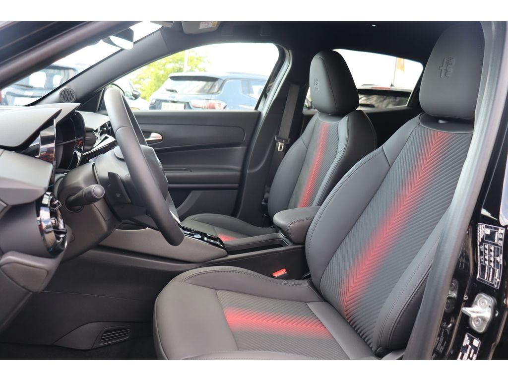 Alfa Romeo Junior 2025