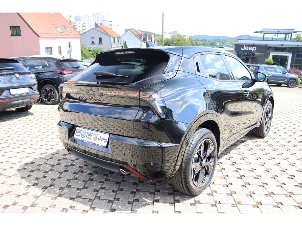 Alfa Romeo Junior 2025