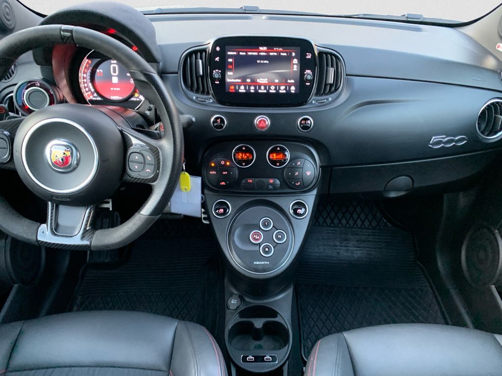 Abarth 695 2023