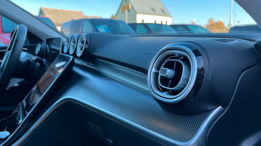 Mercedes-Benz C 300 2024