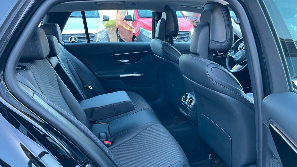 Mercedes-Benz C 300 2024