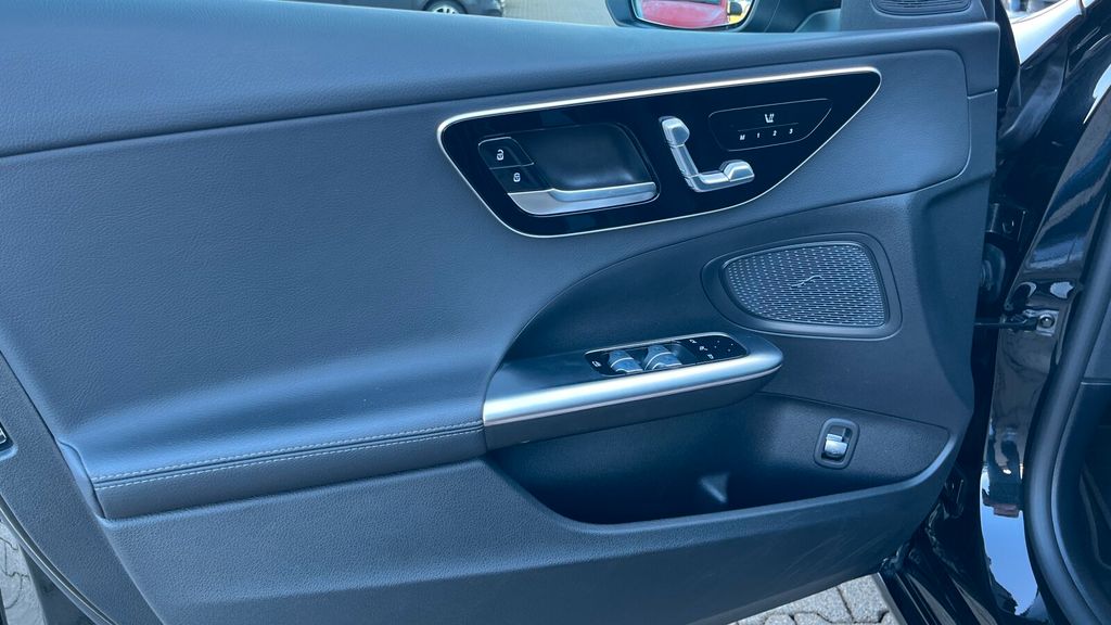 Mercedes-Benz C 300 2024