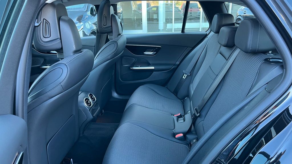 Mercedes-Benz C 300 2024