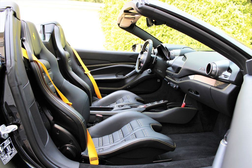 Ferrari F8 2022