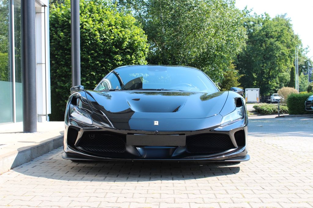 Ferrari F8 2022