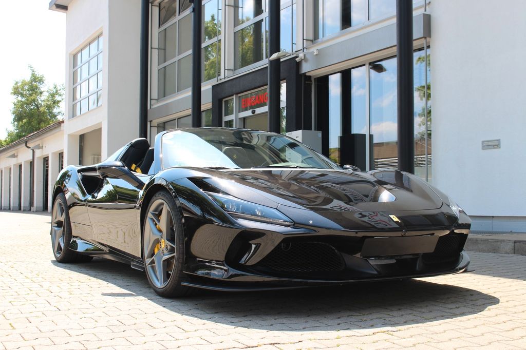 Ferrari F8 2022