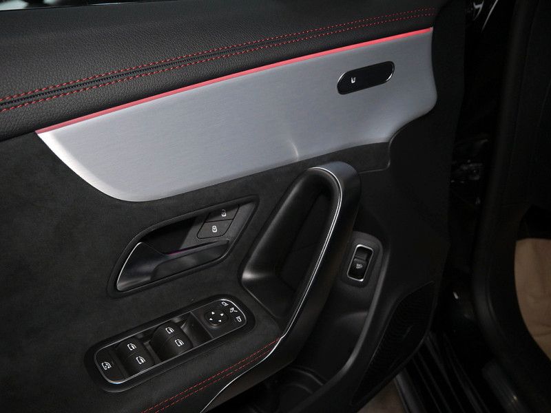 Mercedes-Benz CLA 180 2024