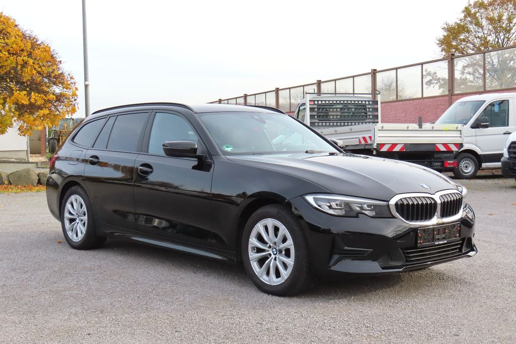 BMW 318 2022