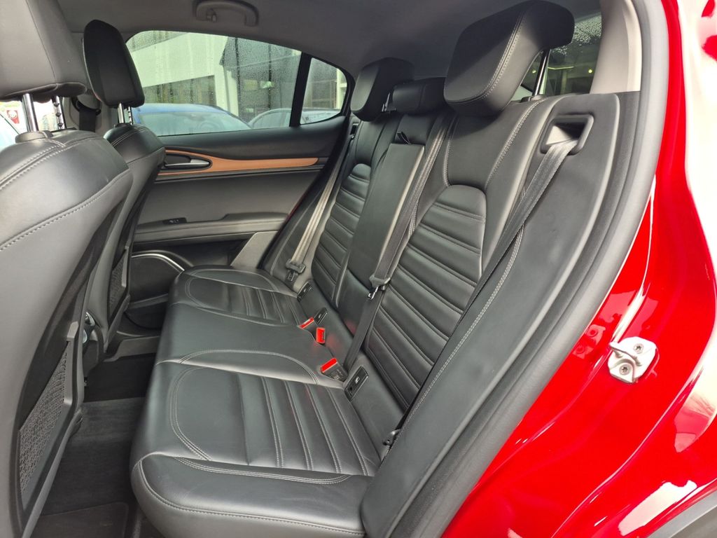 Alfa Romeo Stelvio 2017