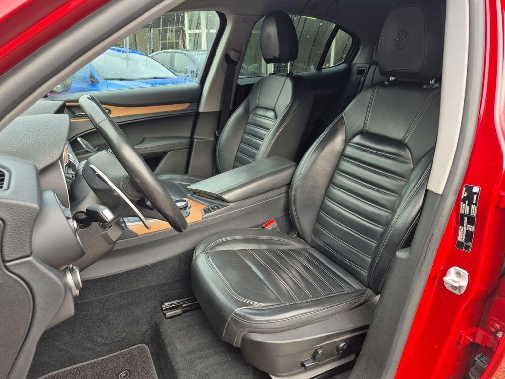 Alfa Romeo Stelvio 2017
