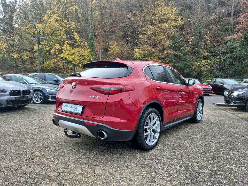 Alfa Romeo Stelvio 2017