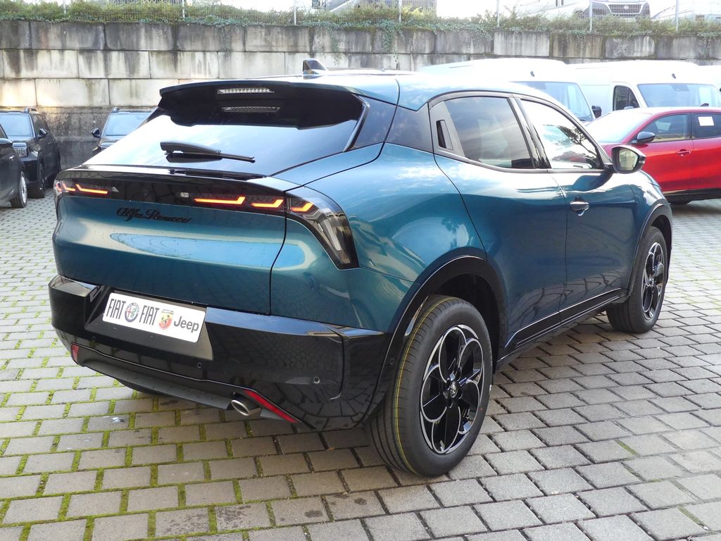 Alfa Romeo Junior 2025