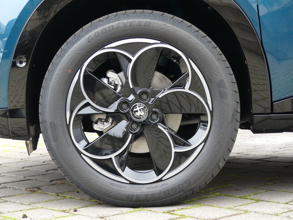 Alfa Romeo Junior 2025