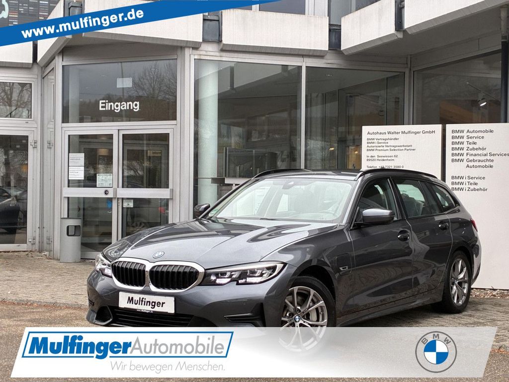 BMW 330 2022