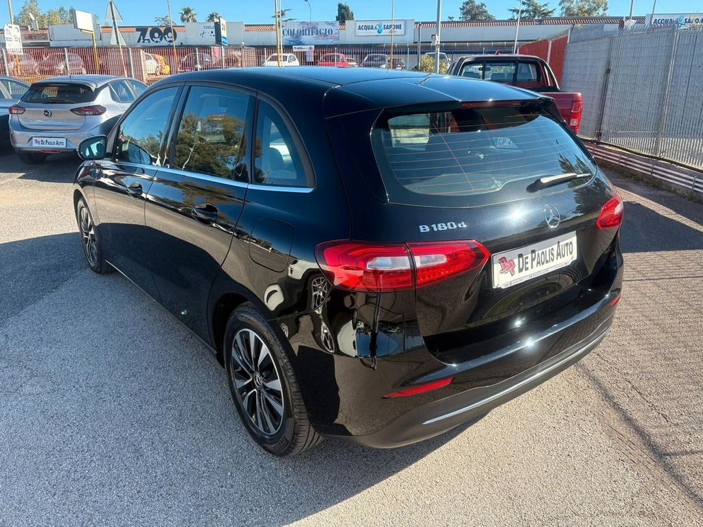Mercedes-Benz B 180 2022