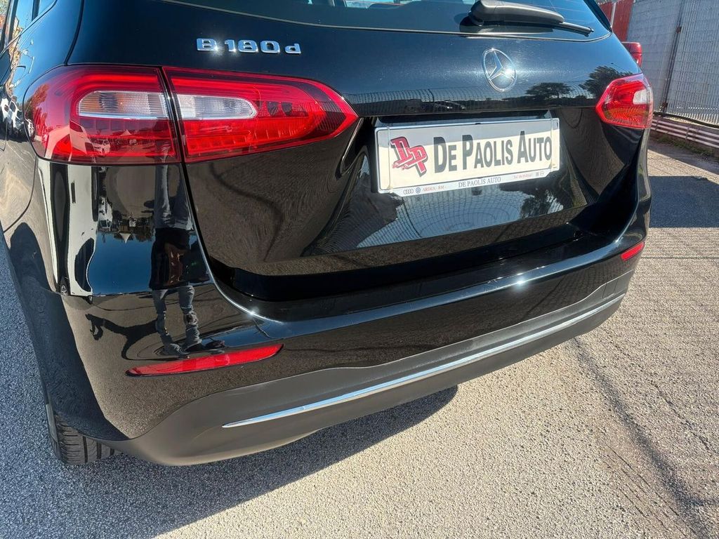 Mercedes-Benz B 180 2022