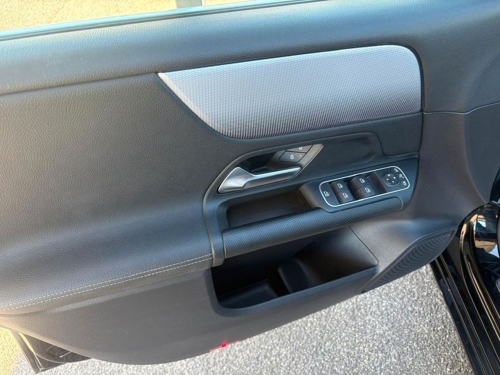 Mercedes-Benz B 180 2022