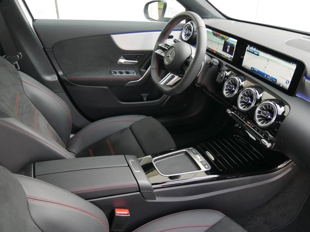 Mercedes-Benz A 250 2025