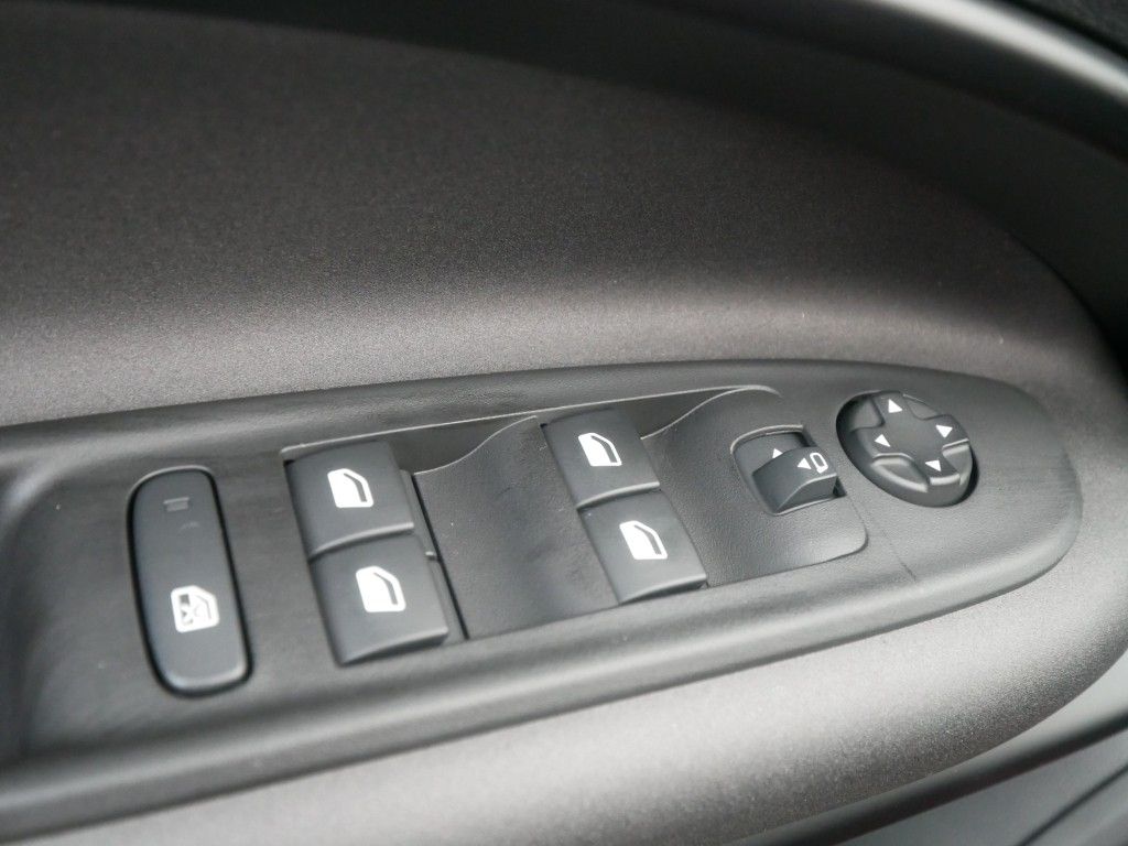 Alfa Romeo Junior 2025
