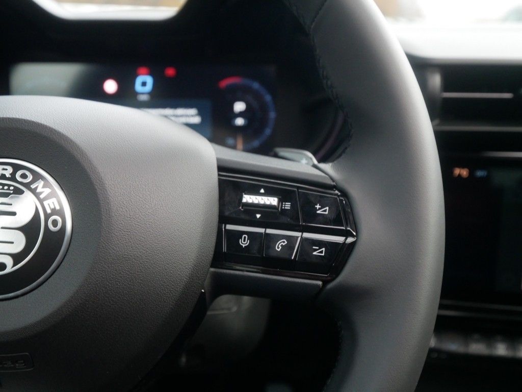 Alfa Romeo Junior 2025