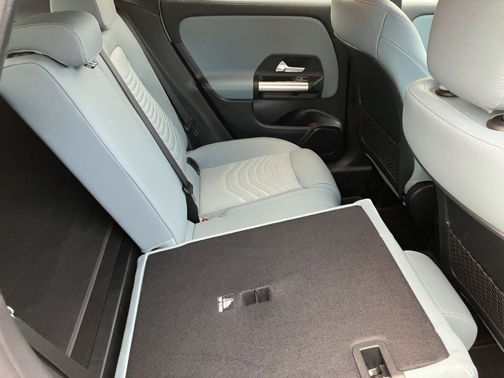 Mercedes-Benz GLA 180 2024