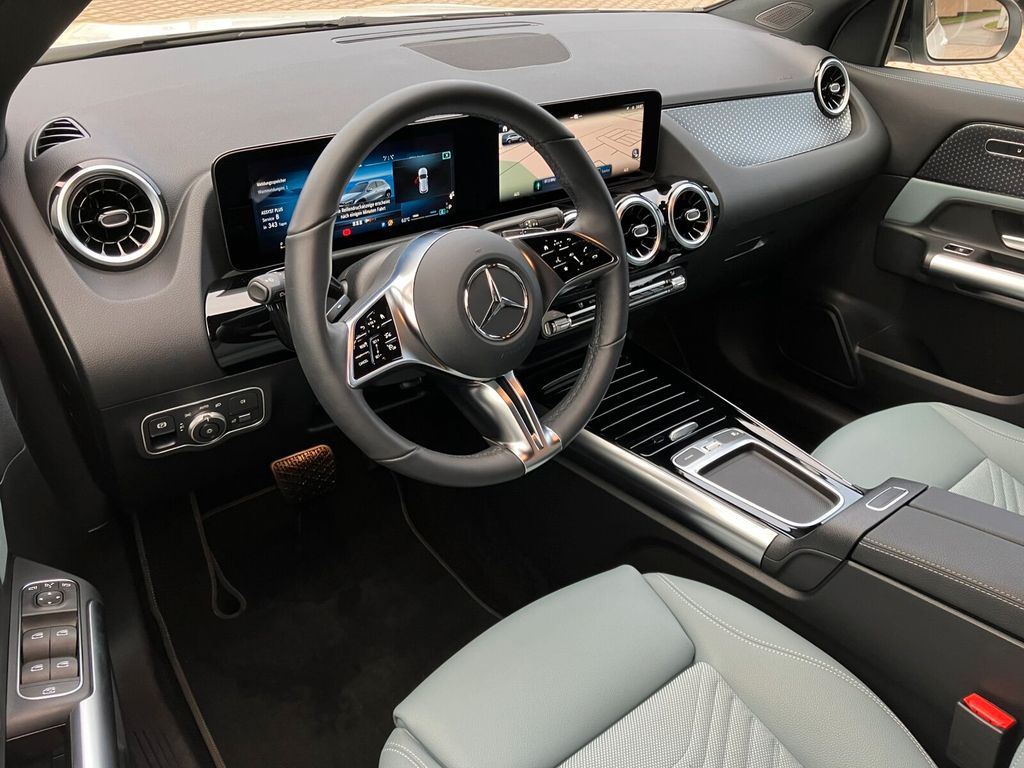 Mercedes-Benz GLA 180 2024