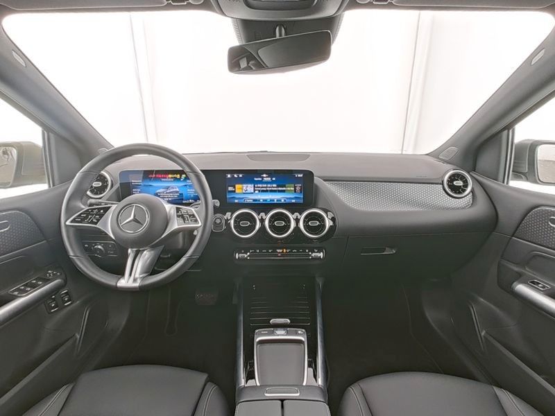 Mercedes-Benz B 250 2024