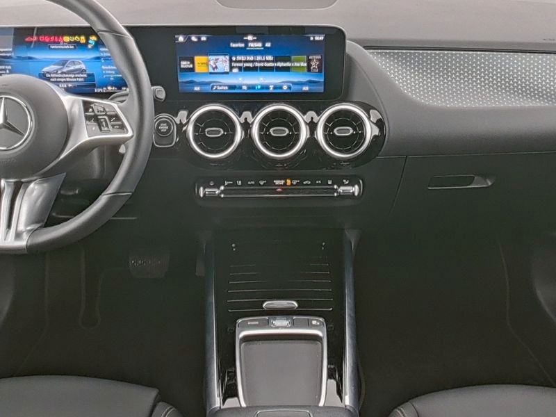 Mercedes-Benz B 250 2024