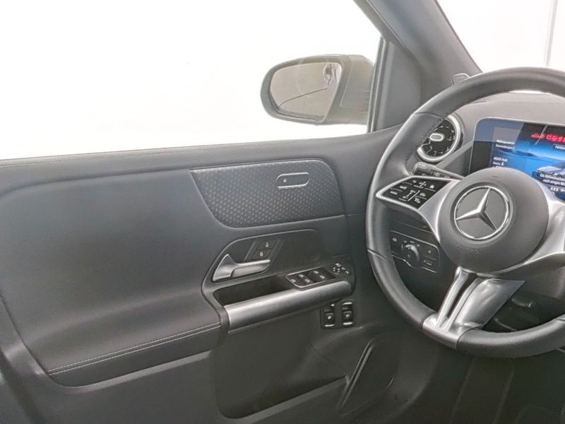 Mercedes-Benz B 250 2024