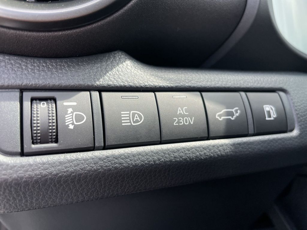 Toyota C-HR 2025