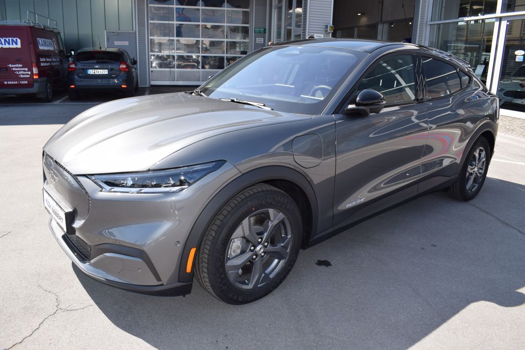 Ford Mustang Mach-E 2025