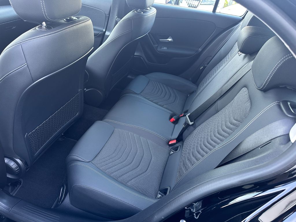 Mercedes-Benz A 180 2024