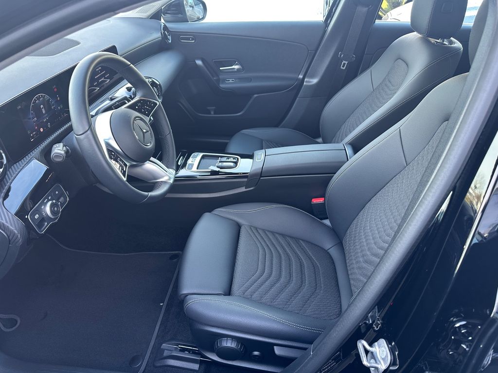 Mercedes-Benz A 180 2024