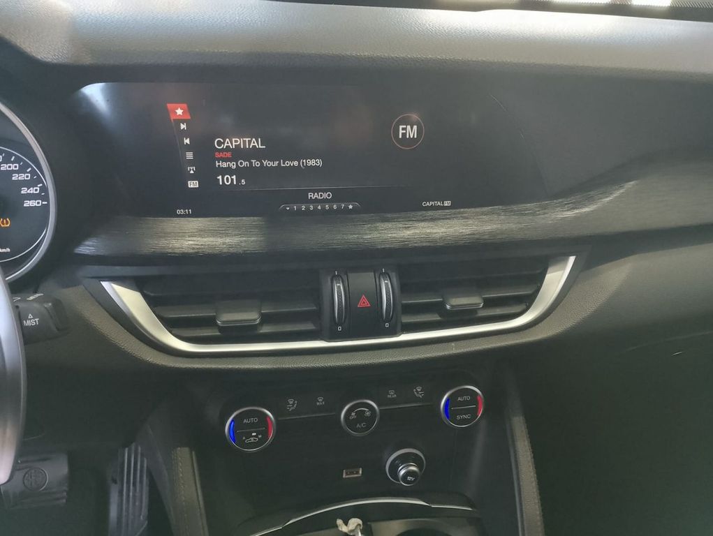 Alfa Romeo Stelvio 2019