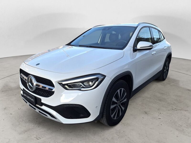 Mercedes-Benz GLA 200 2021