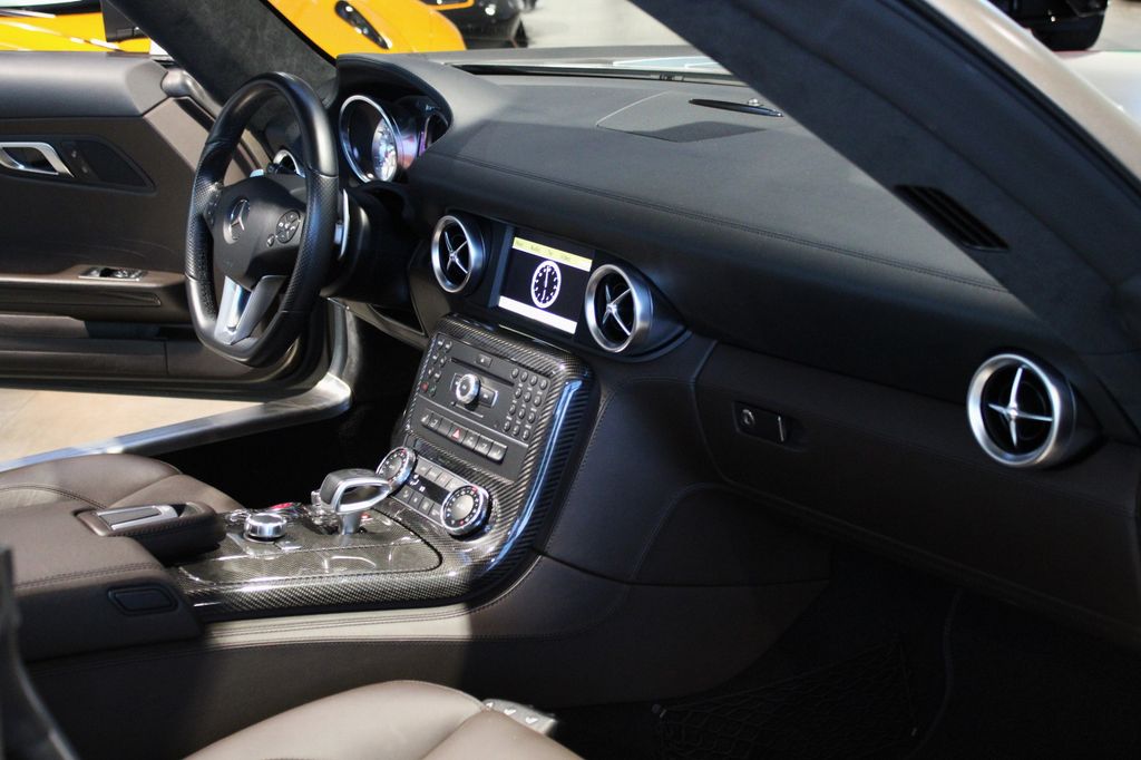 Mercedes-Benz SLS AMG 2011