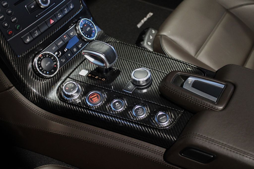 Mercedes-Benz SLS AMG 2011