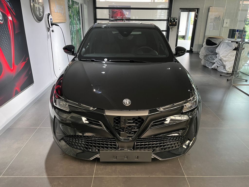 Alfa Romeo Junior 2025