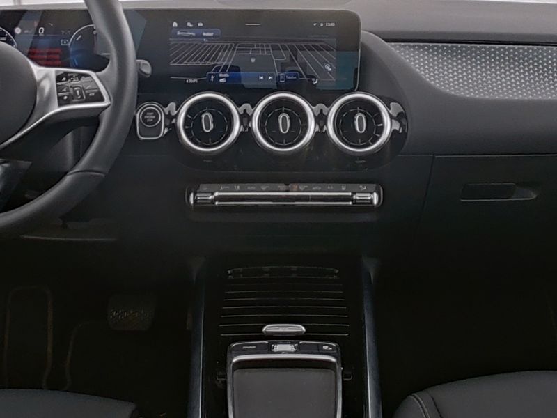 Mercedes-Benz B 250 2025