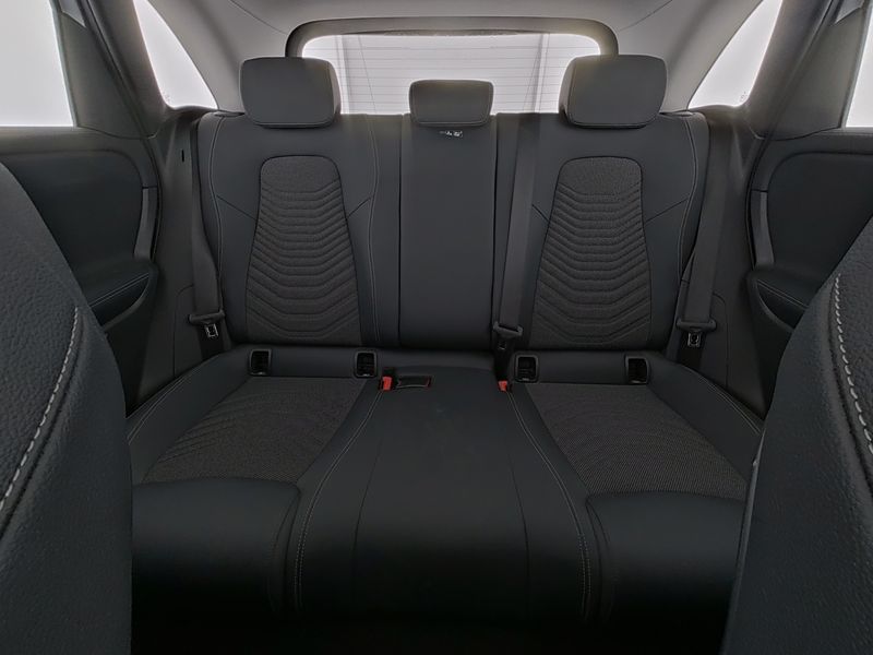 Mercedes-Benz B 250 2025