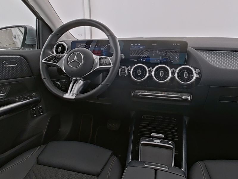 Mercedes-Benz B 250 2025