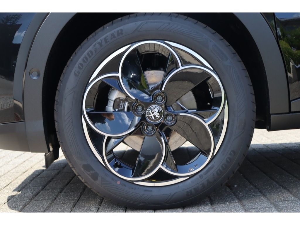 Alfa Romeo Junior 2025